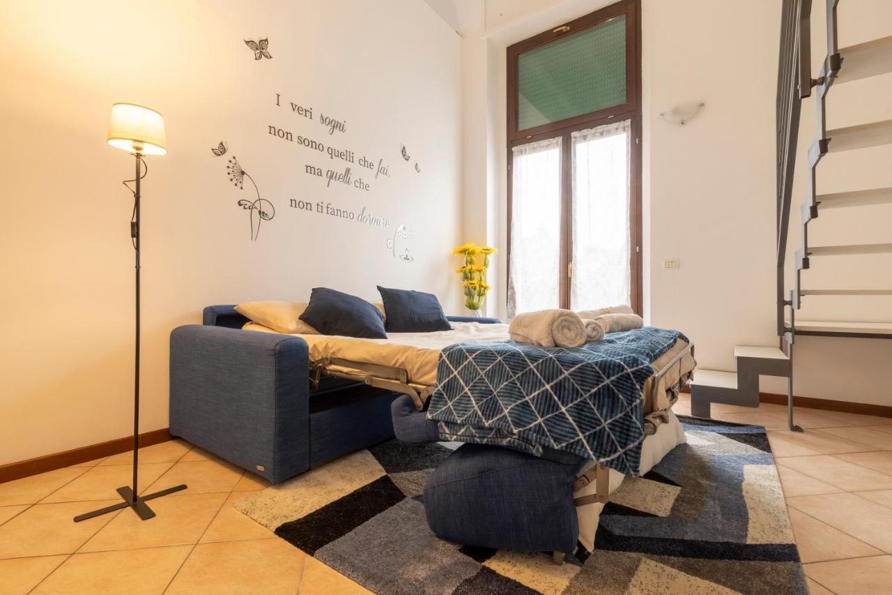 Apartamento 10' Da Malpensa & 1' Dalla Stazione TreniShuttle Somma Lombardo Exterior foto
